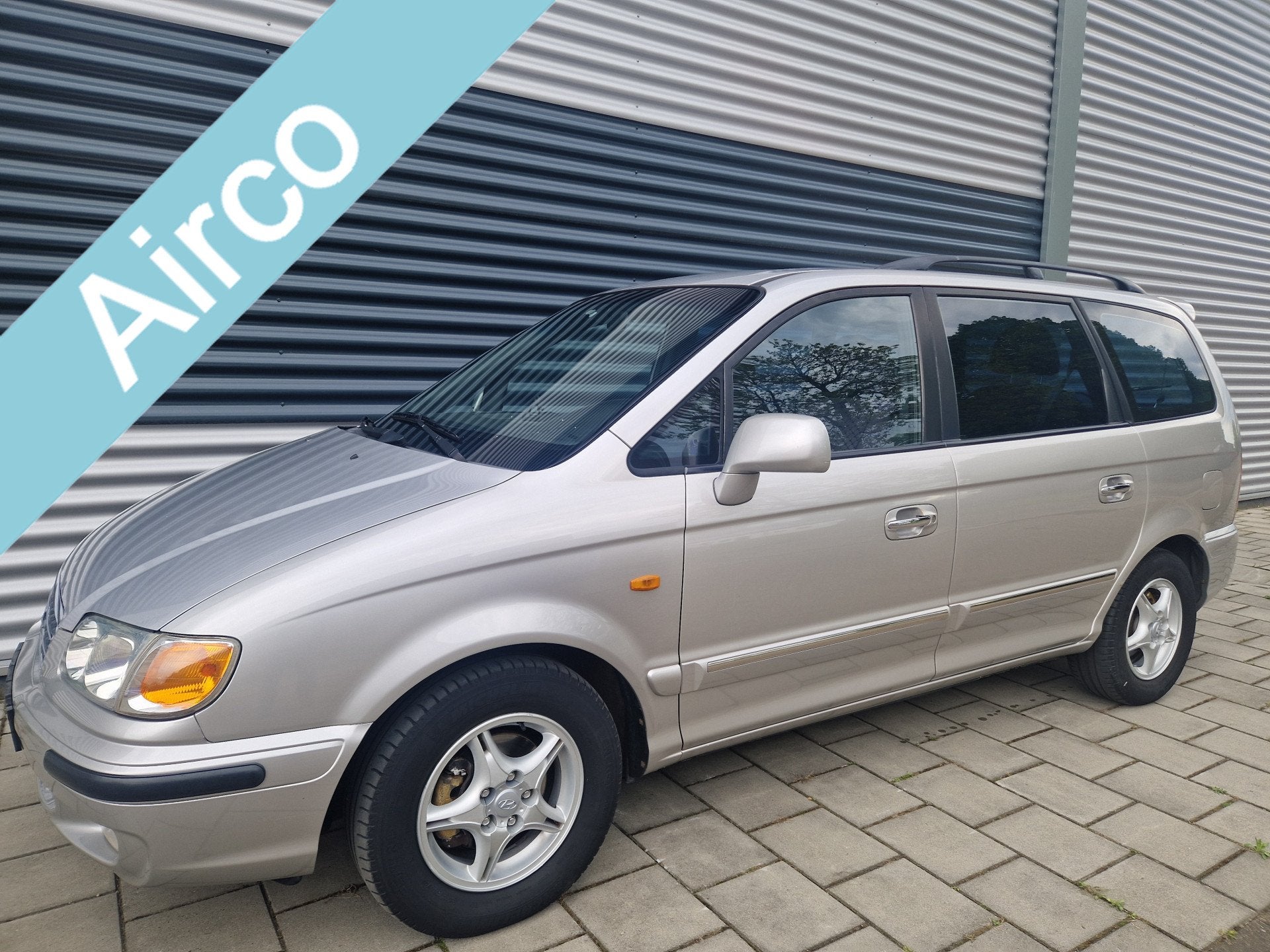 Hyundai Trajet 2.0i-16V Silver Edition 7 persoons , climatro, Auto's, Voorwielaandrijving, 700 kg, 7 stoelen, Handgeschakeld