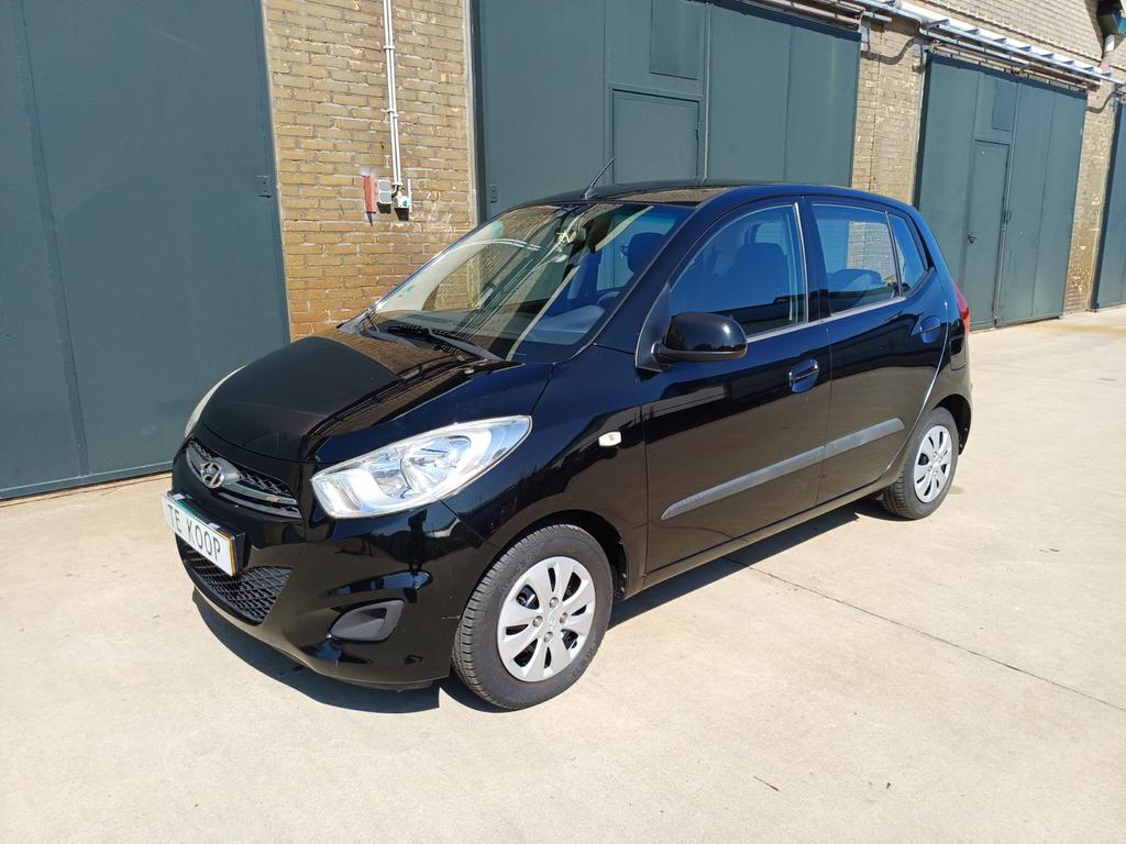 Hyundai i10 1.1 I 5DR 2012 Zwart, Auto's, 4 cilinders, 400 kg, Zwart, Origineel Nederlands