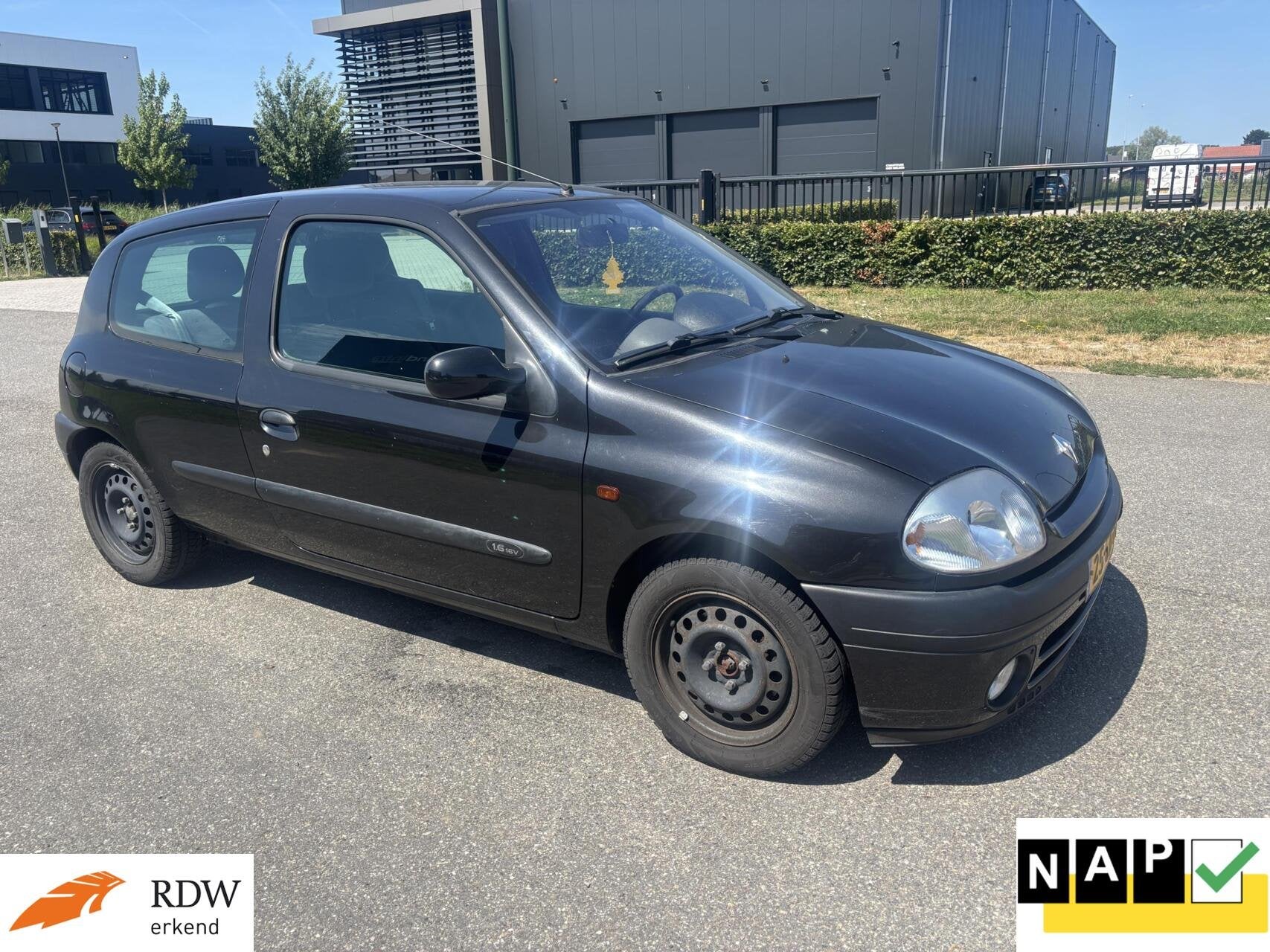 Renault Clio 1.6-16V RXE/AIRCO/ELEK.RAMEN/APK/NAP, Auto's, 970 kg, 535 kg, 4 cilinders, Zwart