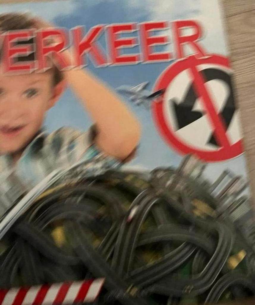 Verkeer  Auteur: Frank van Dulmen, Ophalen of Verzenden, Gelezen