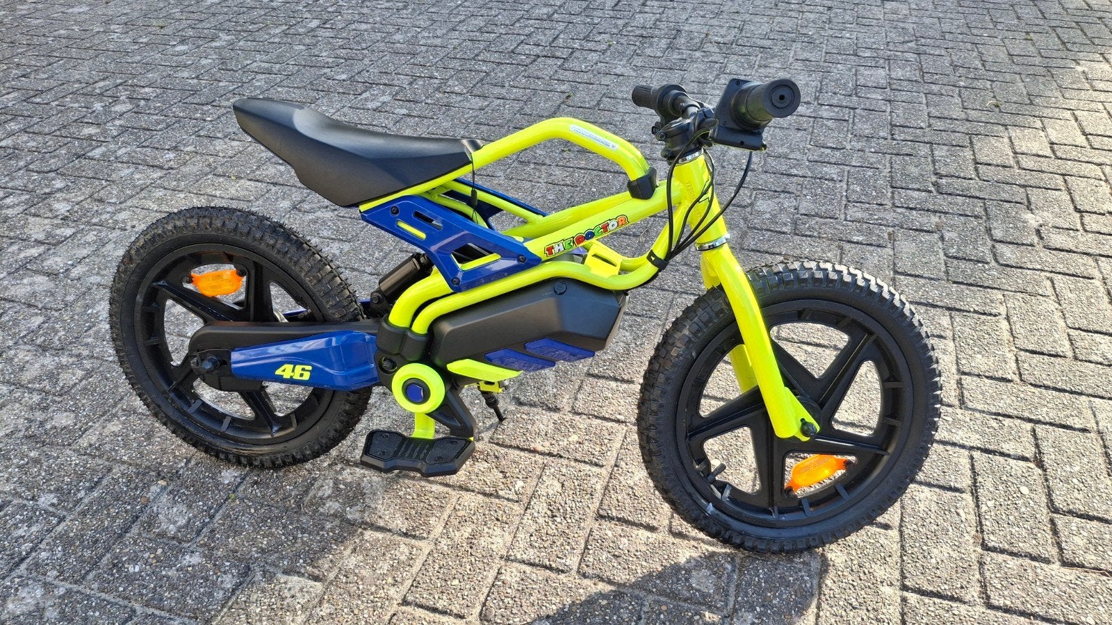 VR46 Valentino Rossi MotorBike X kinder crossmotor racemotor, Ophalen, Zo goed als nieuw, Loopvoertuig