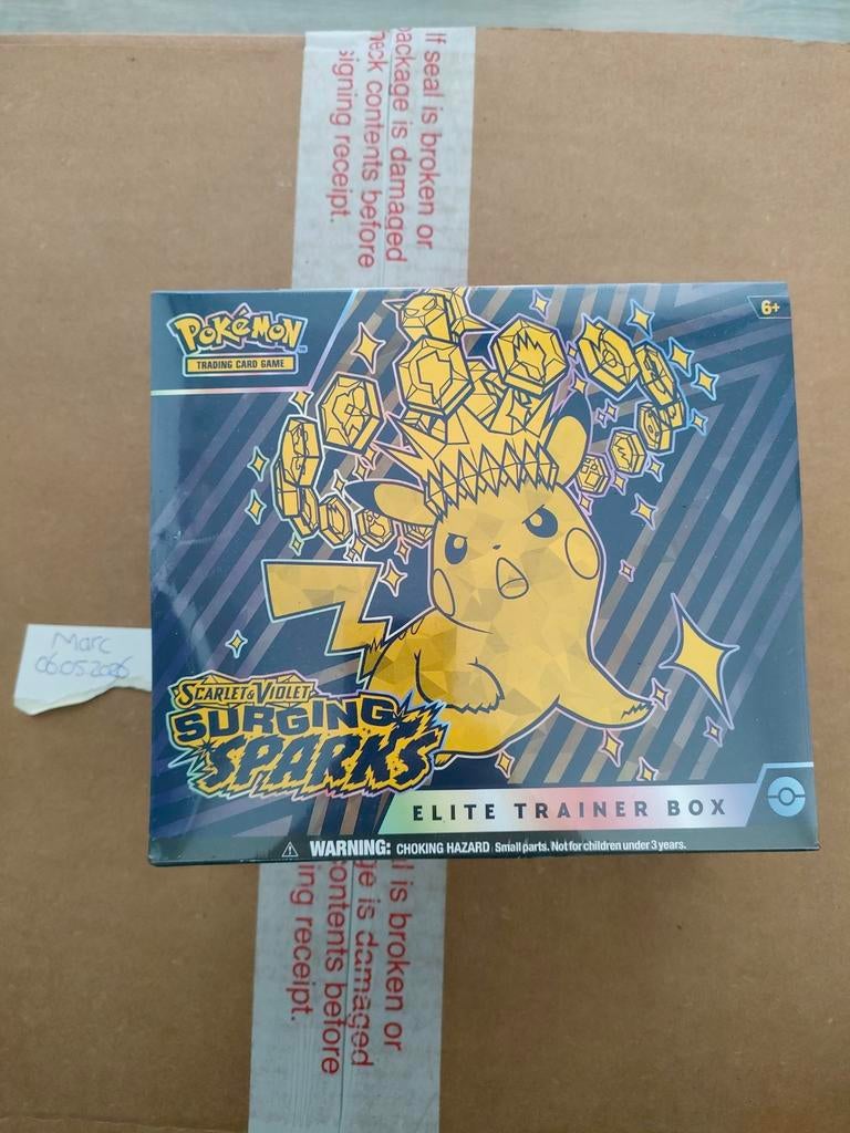 Surging sparks Elite Trainer Box., Ophalen of Verzenden, Nieuw