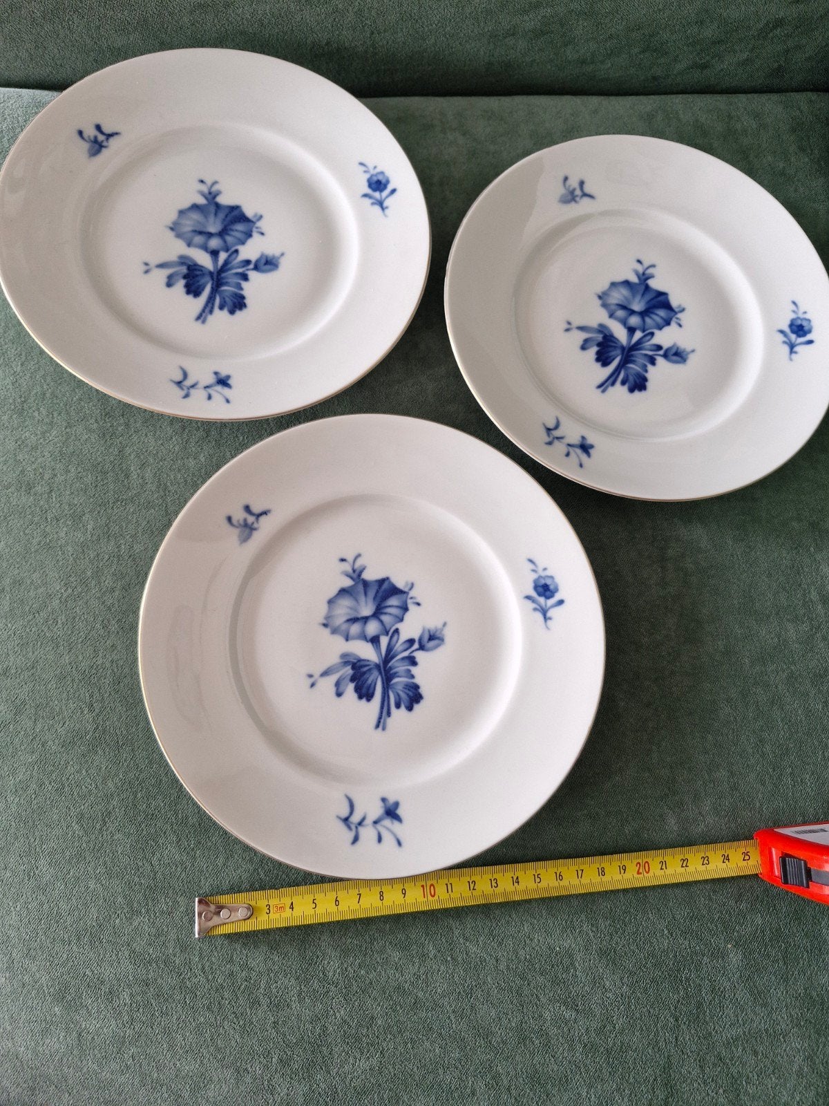 3 Mosa Maastricht borden met blauw bloemmotief, Ophalen of Verzenden