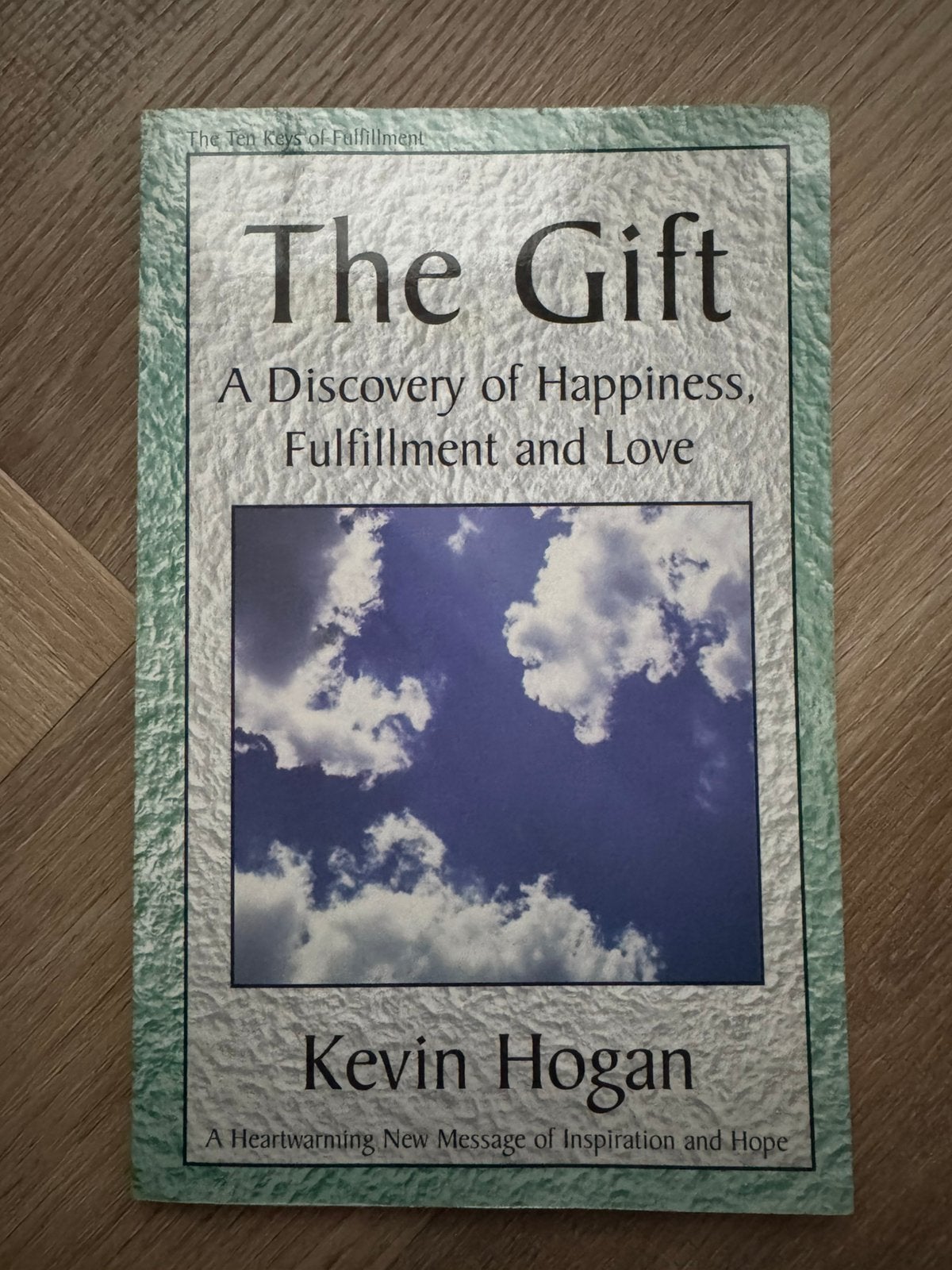 Boek Engelstalig | Kevin Hogan - The Gift, Ophalen of Verzenden, Zo goed als nieuw
