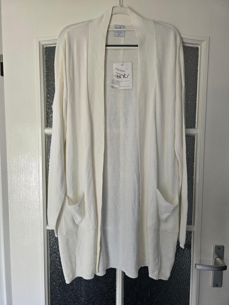 Nieuw maicazz vest offwhite xl, Kleding | Dames, Truien en Vesten, Ophalen of Verzenden, Nieuw, Maat 46/48 (XL) of groter, Wit