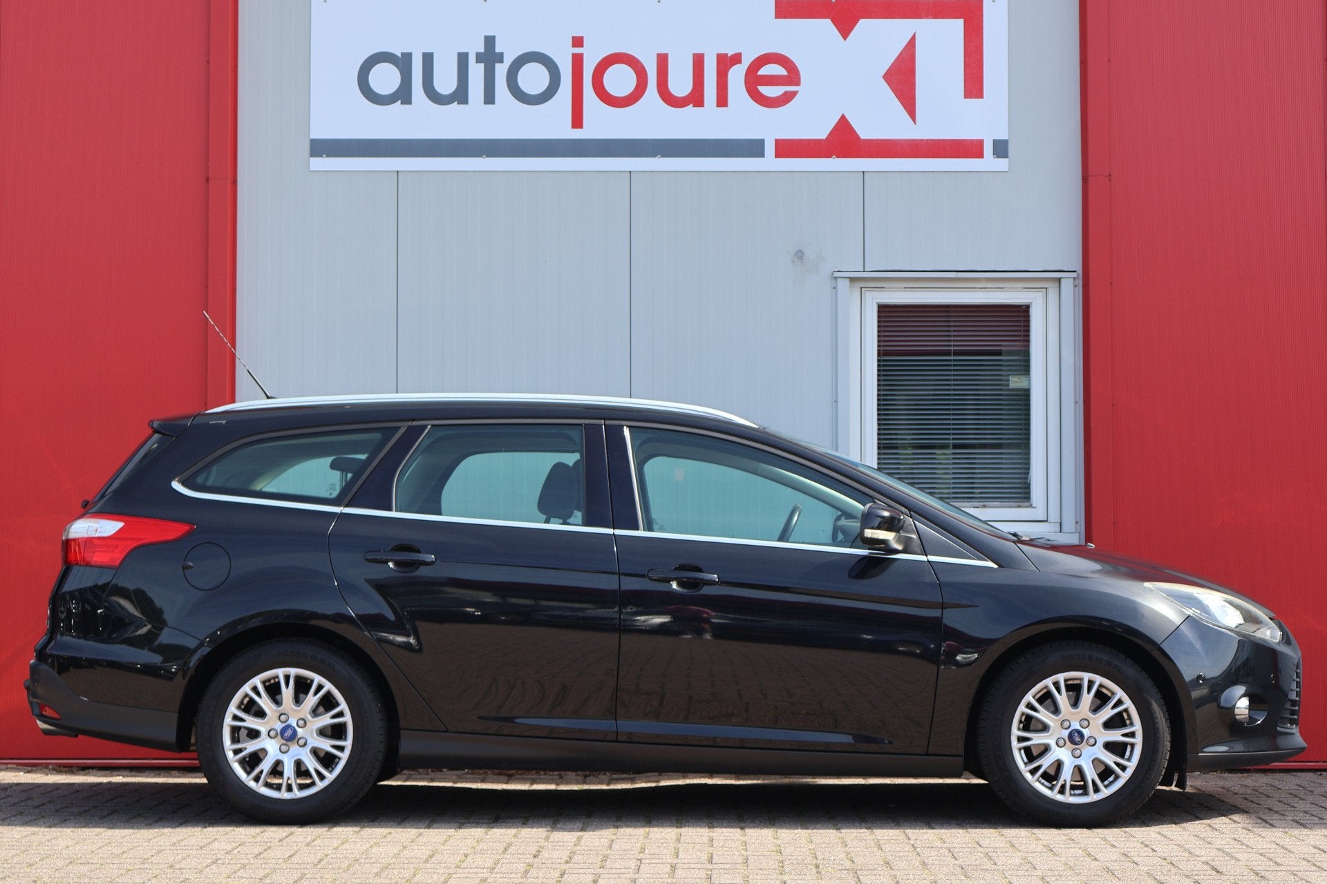 Ford FOCUS Wagon 1.6 EcoBoost Lease Titanium (bj 2012), Gebruikt, Zwart, 4 cilinders, 150 pk