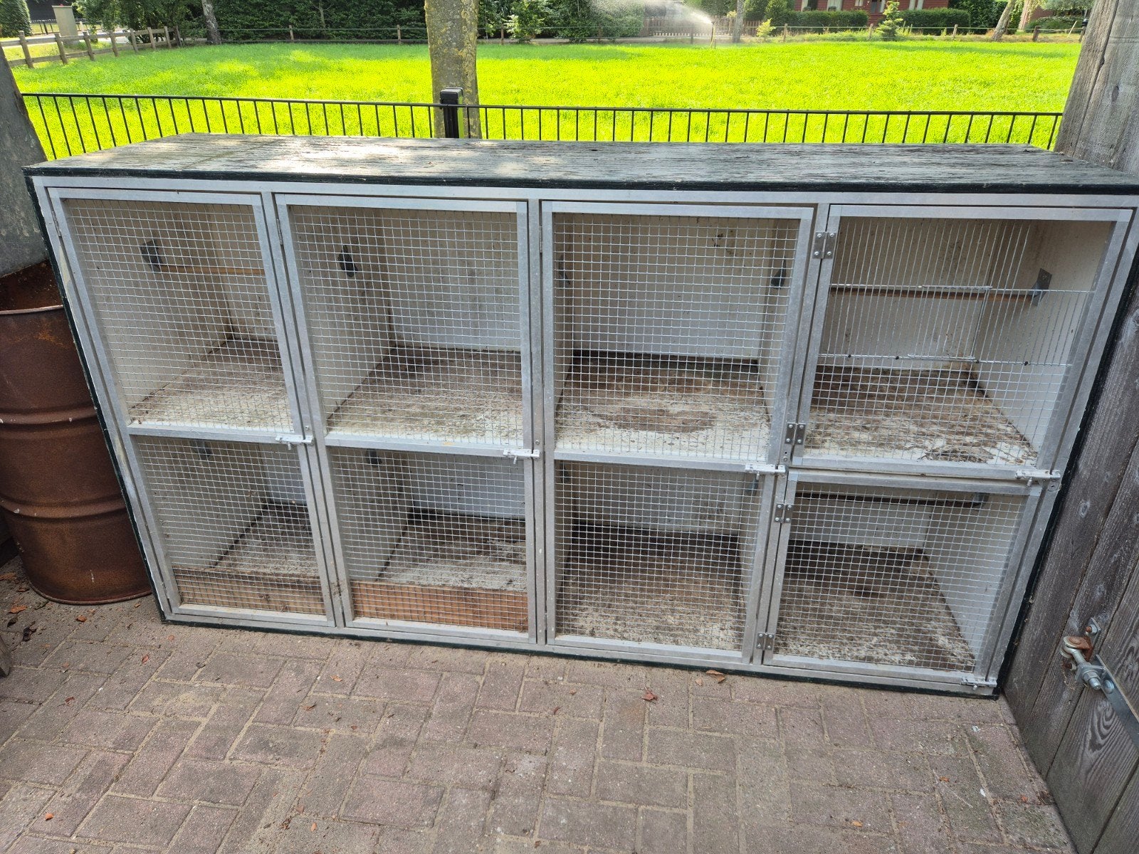 Konijnenhok / Vogelverblijf – 8 aparte hokken – 220 x 62 x 1, Ophalen, Gebruikt, Hout, Volière