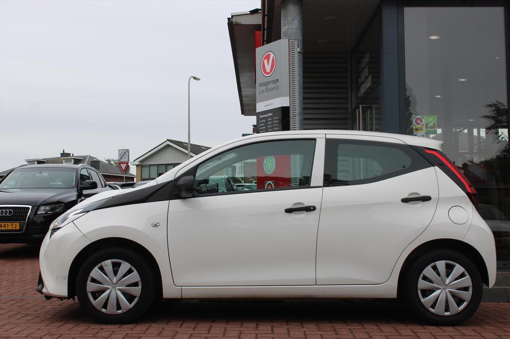 TOYOTA Aygo 1.0 VVT-i *x-fun* | 5-drs | A/C | Bluetooth | Le, Stof, Gebruikt, Euro 6, 4 stoelen