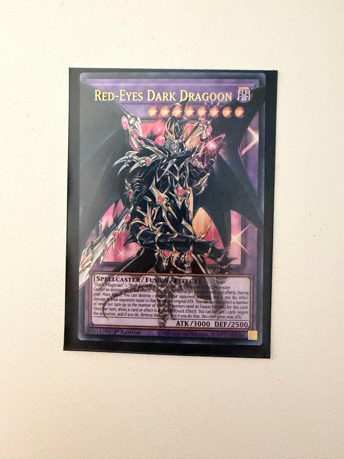Yu-Gi-Oh! Red-Eyes Dark Dragoon 1st Edition, Ophalen of Verzenden, Zo goed als nieuw, Losse kaart, Foil