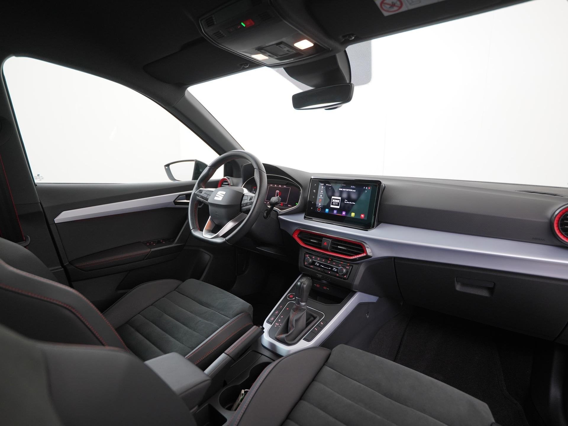 SEAT Arona 1.5 TSI FR DSG | Digital Cockpit | Camera | Zonda, 4 cilinders, Alcantara, Zwart, Automatische klimaatregeling