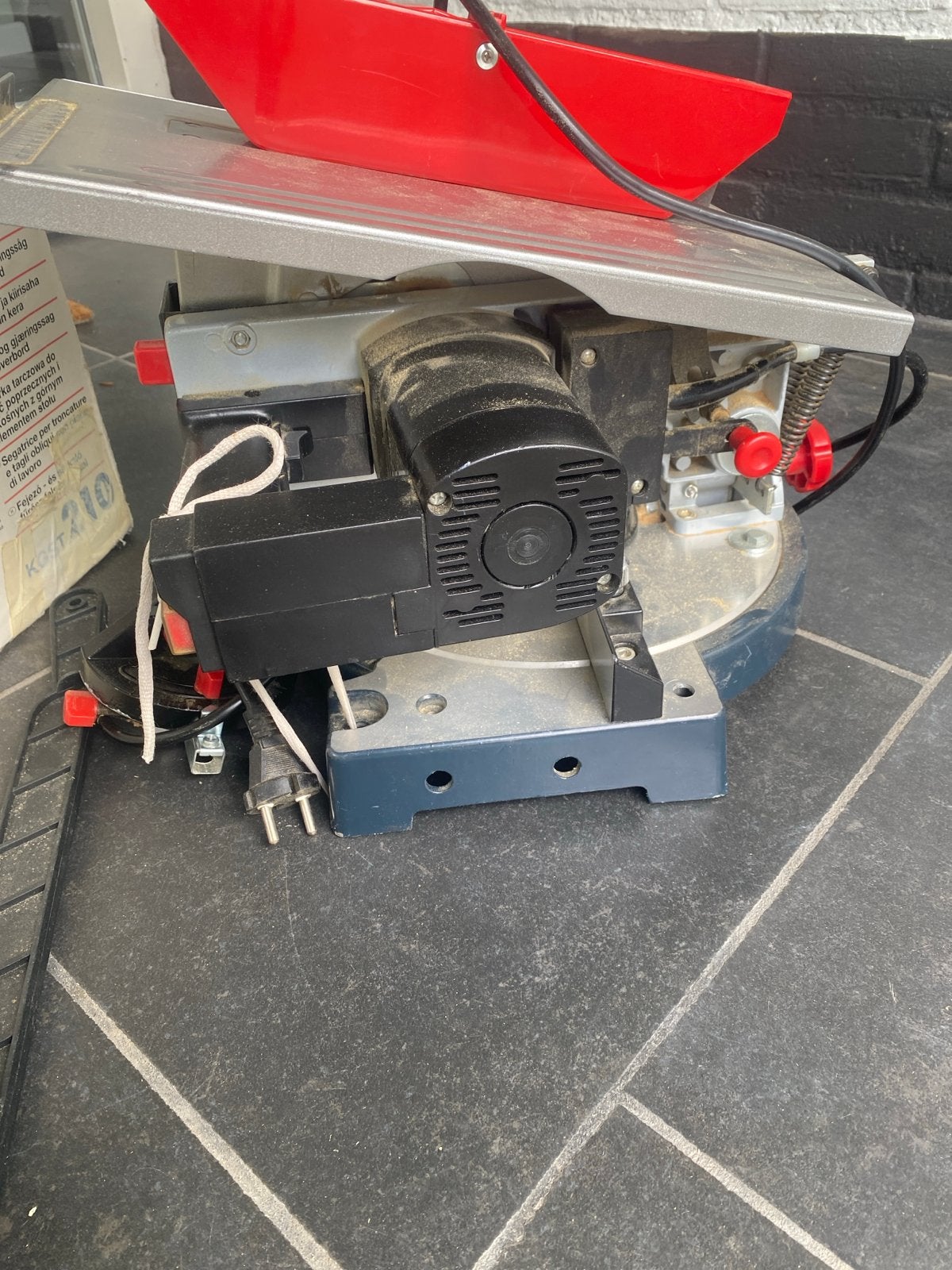 Einhell KGST 210 Afkortzaag - 1050W, Gebruikt, 600 tot 1200 watt, Ophalen of Verzenden, Afkortzaag