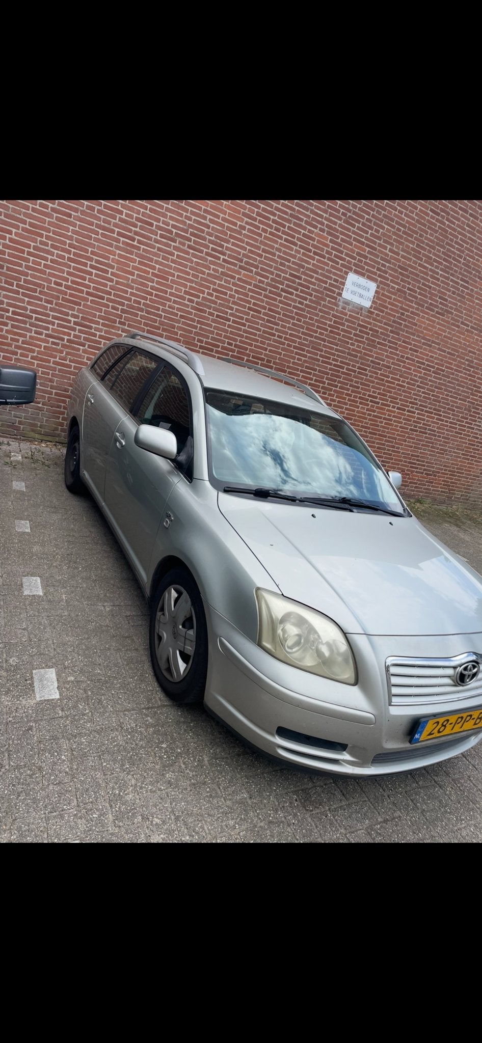 Toyota Avensis 2.0 D-4d WGN Linea Terra 2004 Grijs