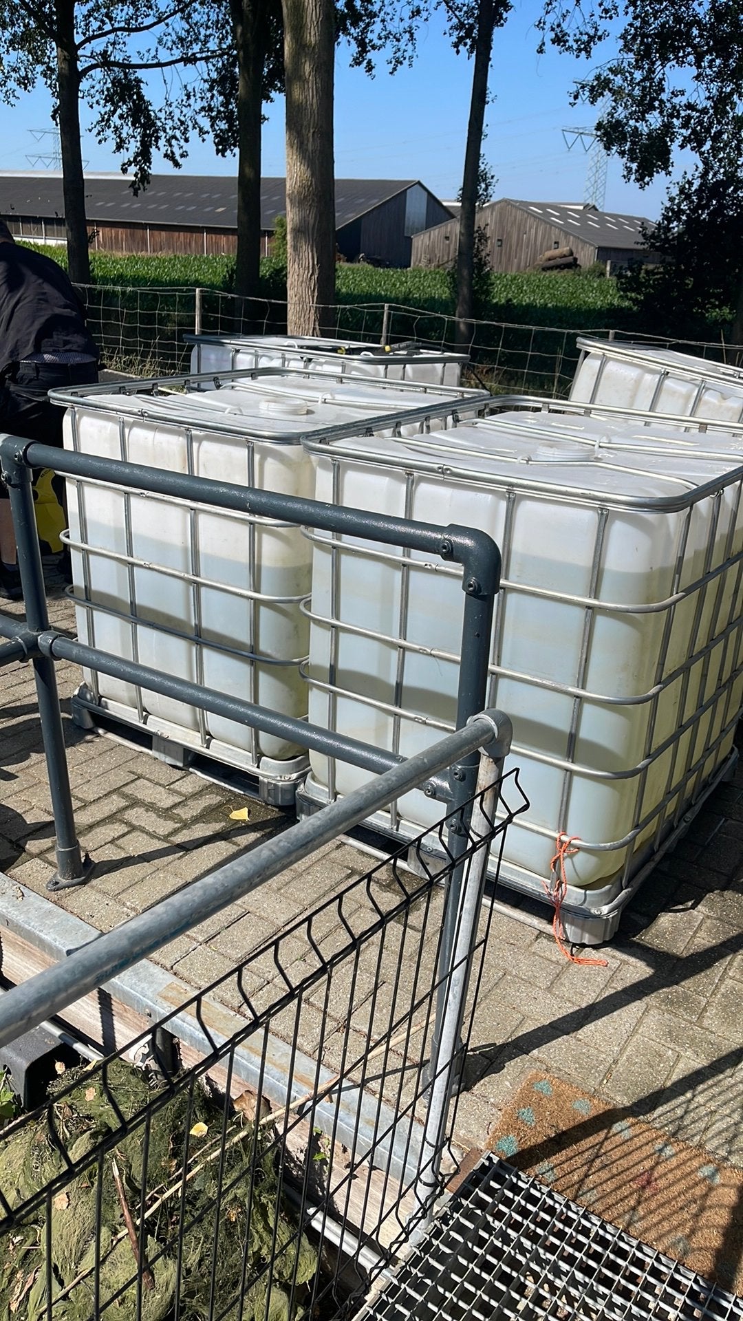 Te koop  IBC 1000 liter vat, 150 liter of meer, Ophalen, Zo goed als nieuw