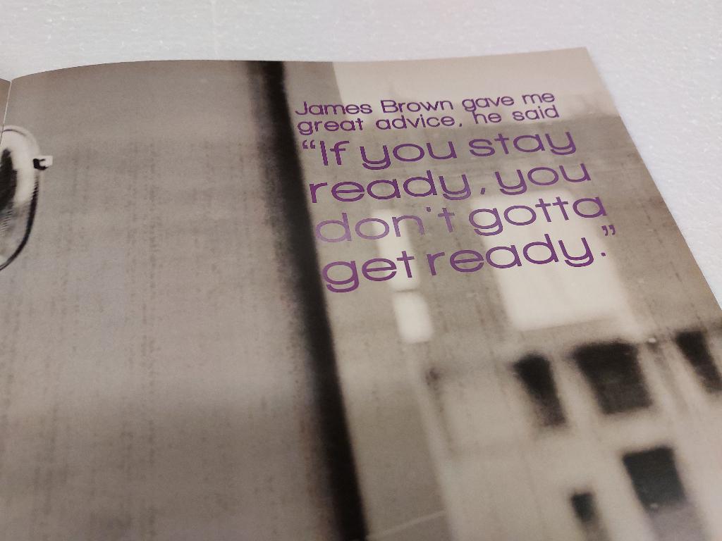 Usher TOURBOEK CONCERT PROGRAMMA OMG 2010, Verzenden, Gebruikt, Boek, Tijdschrift of Artikel