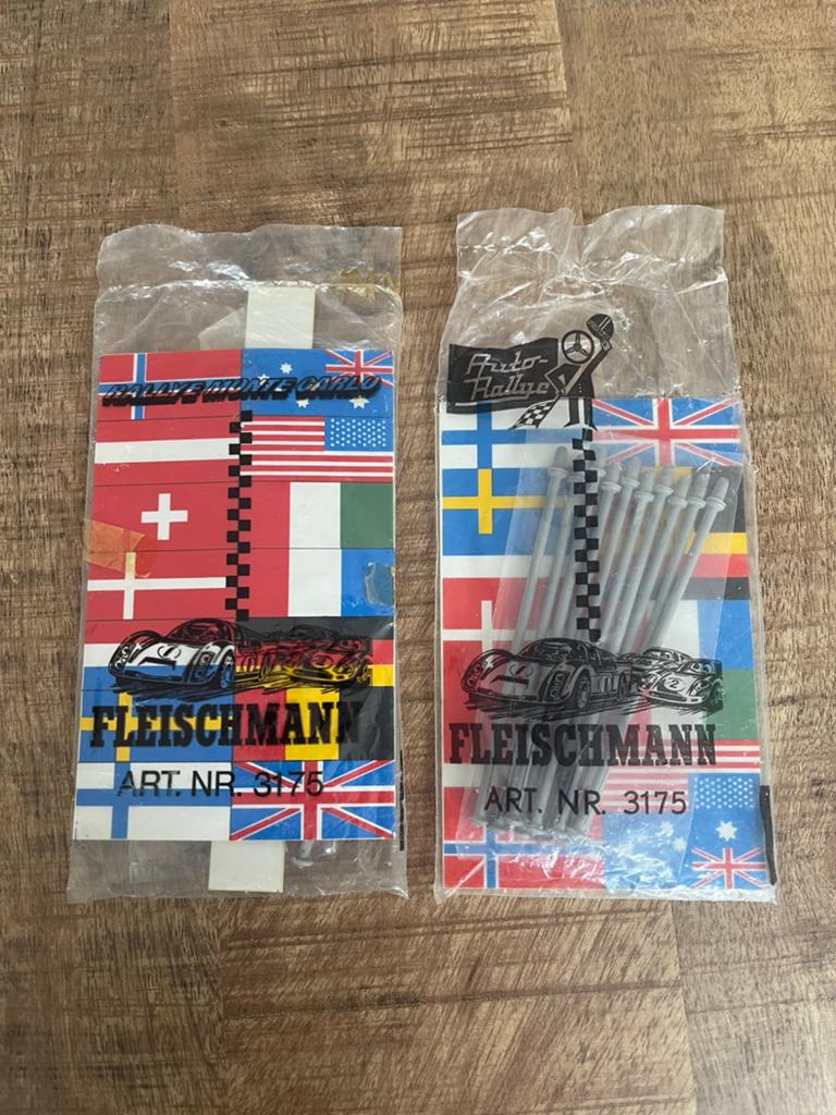 Fleischmann 2x vlaggensets 2 versies in ovp 3175 nieuw, Ophalen of Verzenden, Zo goed als nieuw, Overige aandrijving, Fleischmann