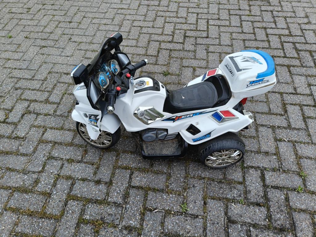 Politie motor op accu, Kinderen en Baby's, Speelgoed | Buiten | Accuvoertuigen, Ophalen, Gebruikt
