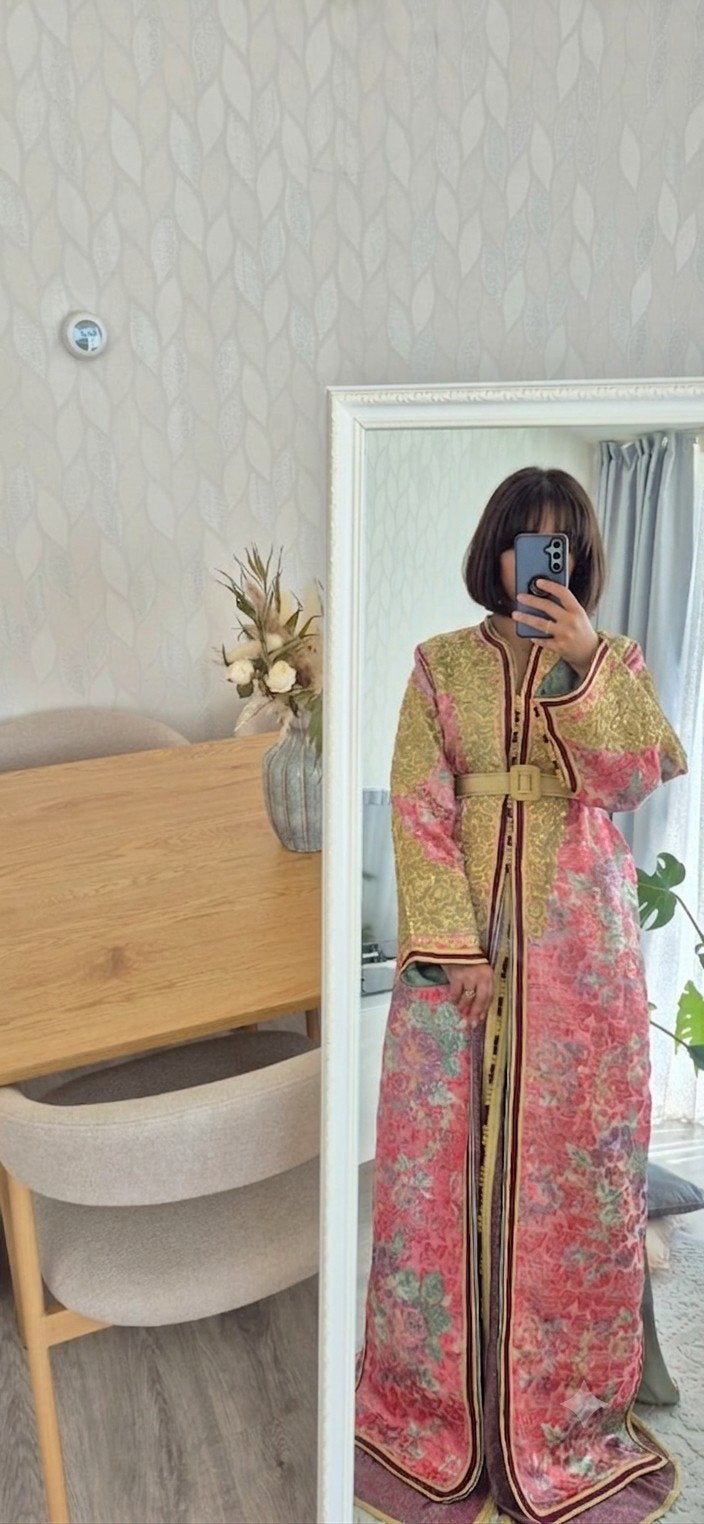 Kaftan/Takchita te huur, Overige typen, Zo goed als nieuw, Roze, Ophalen