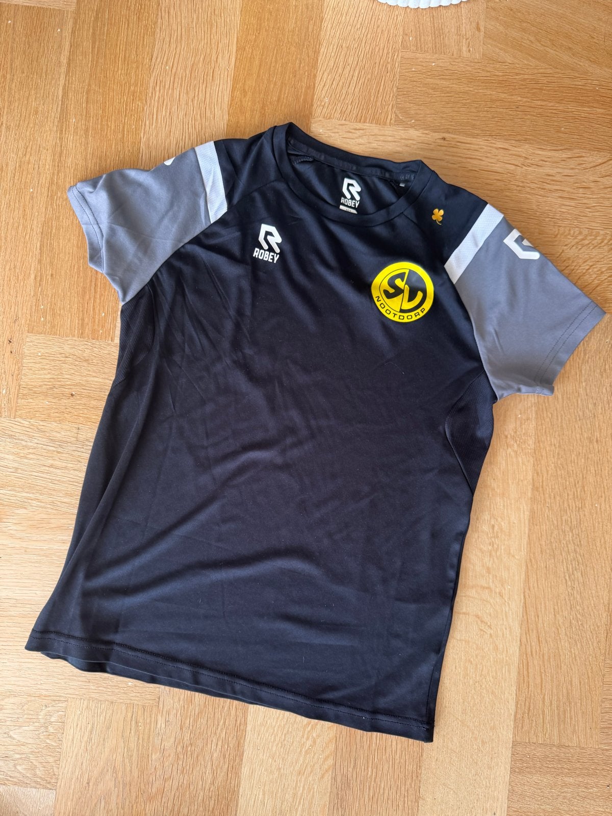 SV Nootdorp Trainingsshirt - Robey, Ophalen of Verzenden, Gebruikt, Kunststof, Overige typen