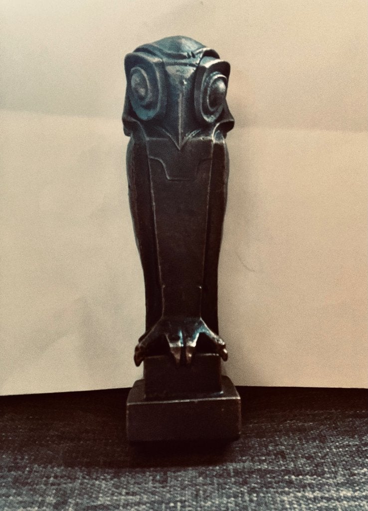 Art deco beeld Uil Havik Vogel ijzer antieke bronzen kleur, Art deco, Ophalen of Verzenden, 20 - 50 cm, Beeld