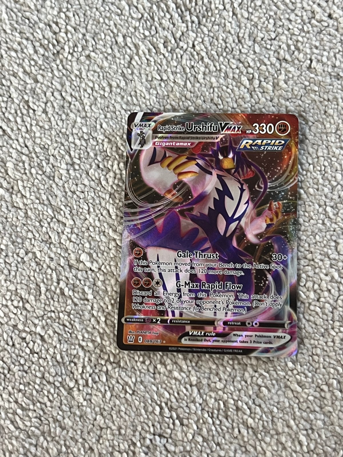 Urshifu VMAX Rapid Strike Pokémon Kaart (Kleine kaart), Ophalen of Verzenden, Zo goed als nieuw, Losse kaart