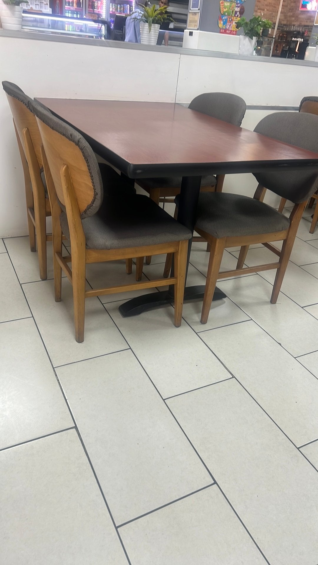 Horeca stoelen zo goed als nieuw per stuk 25 euro., Ophalen
