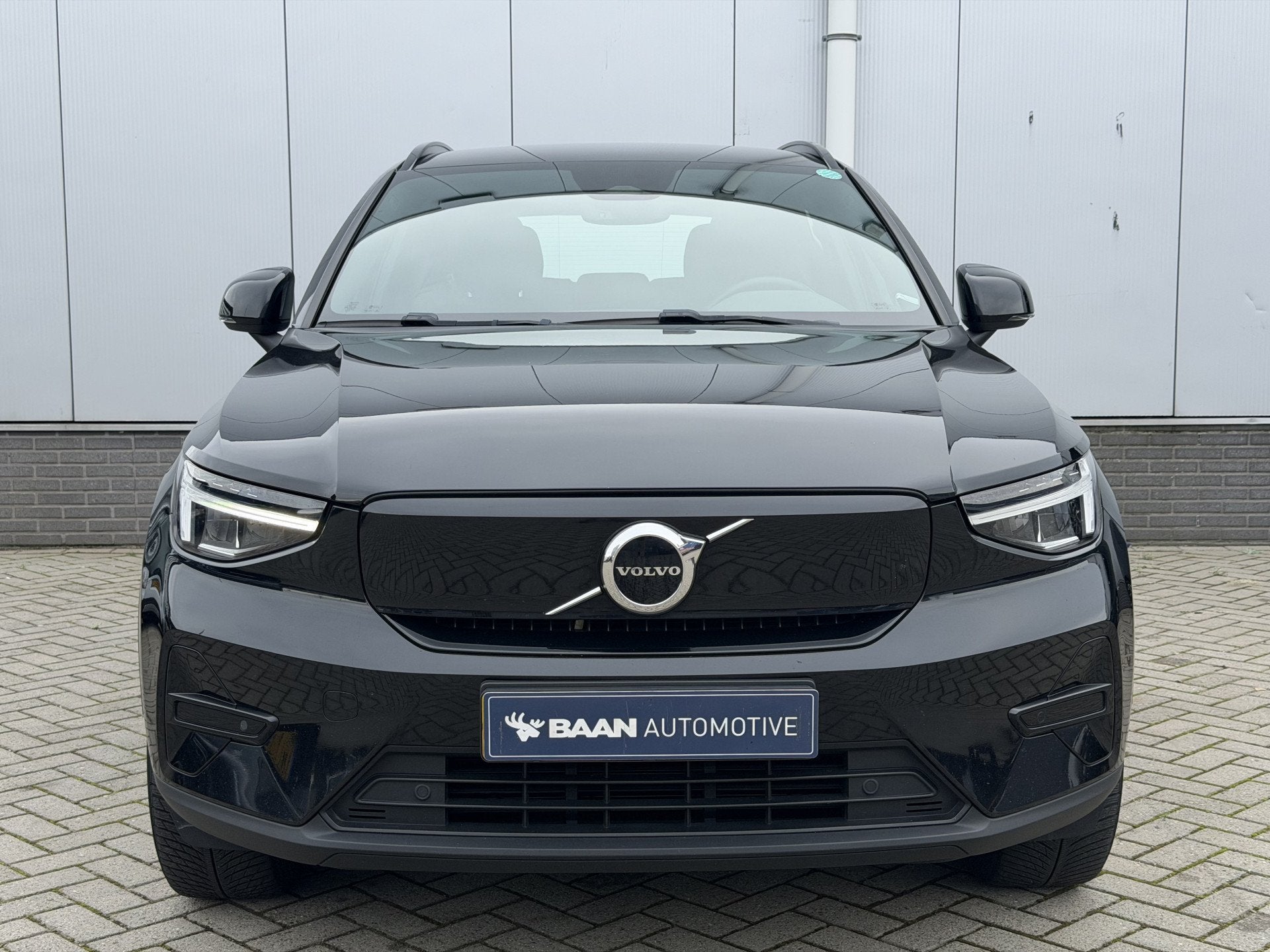 Volvo XC40 Recharge Plus 70 kWh (bj 2022, automaat), Auto's, Gebruikt, Automatische klimaatregeling, Zwart, 90 €/maand