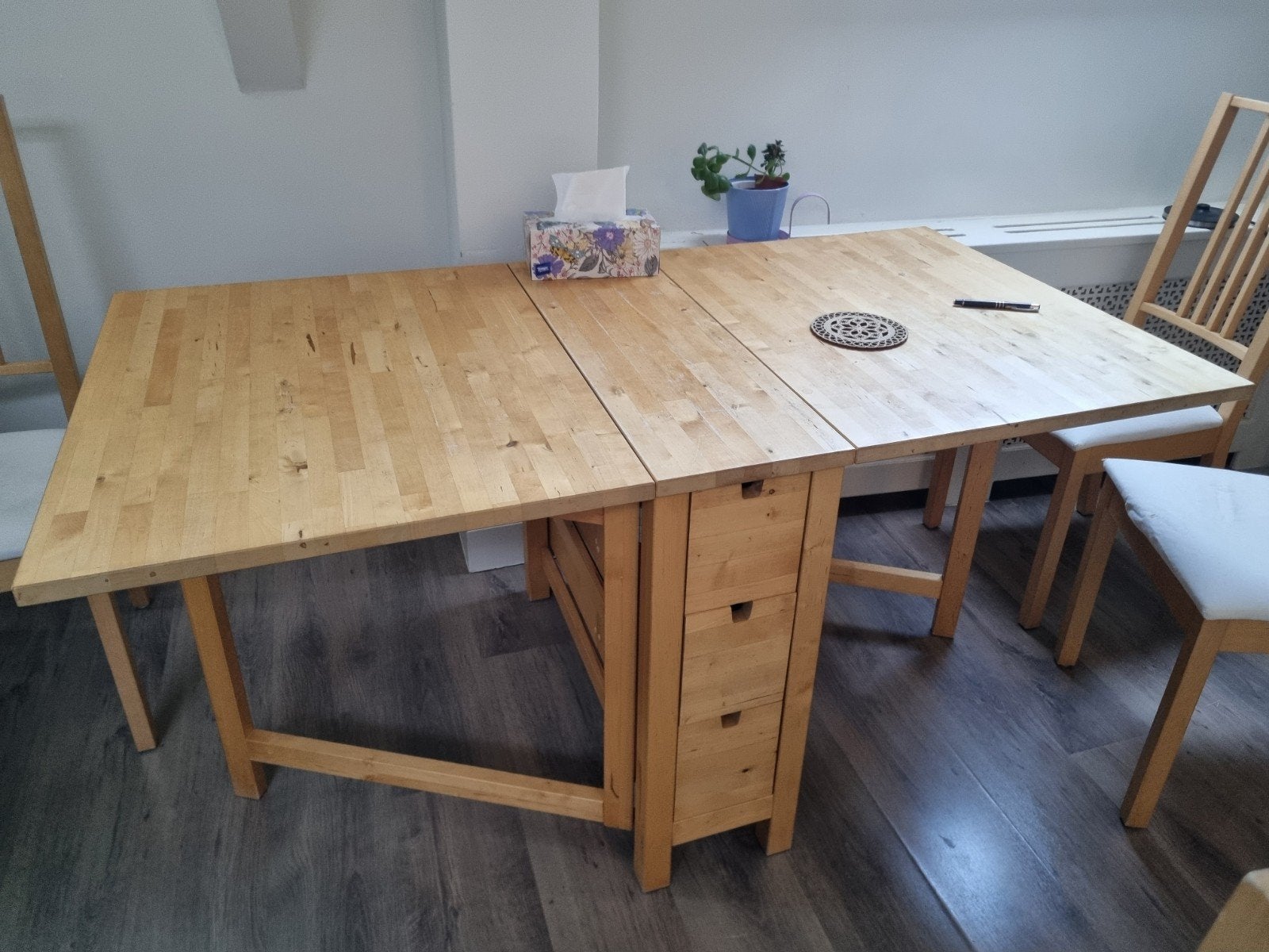Extendable wood dining table with 4 chairs and drawers, Ophalen, Gebruikt, 100 tot 150 cm, 50 tot 100 cm