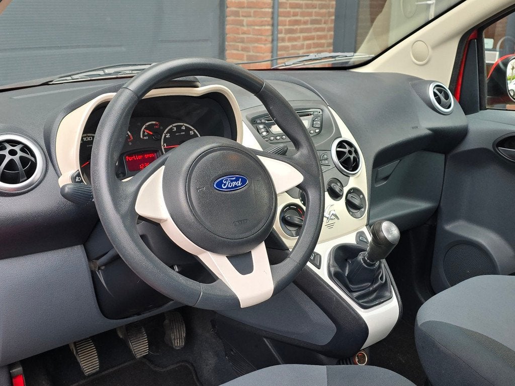 Ford Ka 1.2 Titanium Apk |Nap |Airco, Auto's, Voorwielaandrijving, Gebruikt, 1242 cc, 4 cilinders