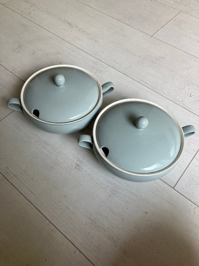 Twee vintage pastelblauwe dekschalen Petrus Regout, Ophalen of Verzenden