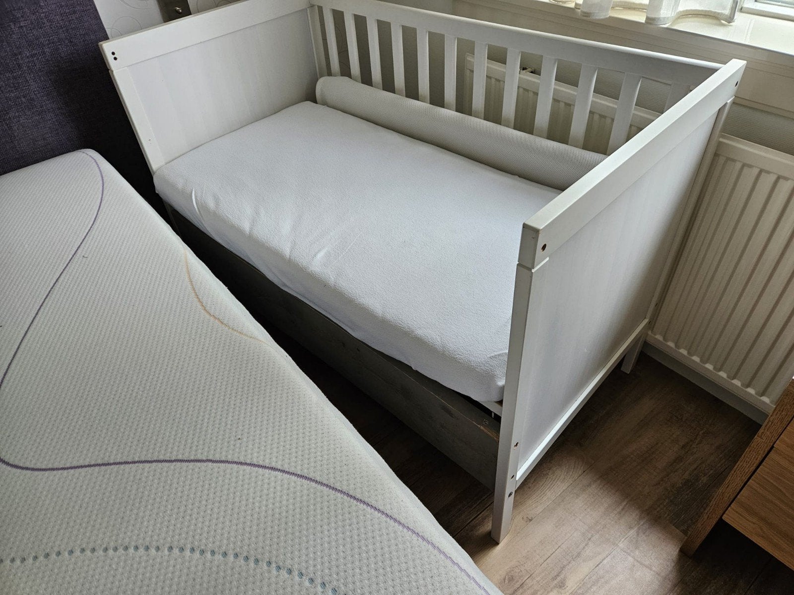 Wit Ikea Sundvik ledikant, ook co-sleeper, Ophalen, Zo goed als nieuw, Ledikant