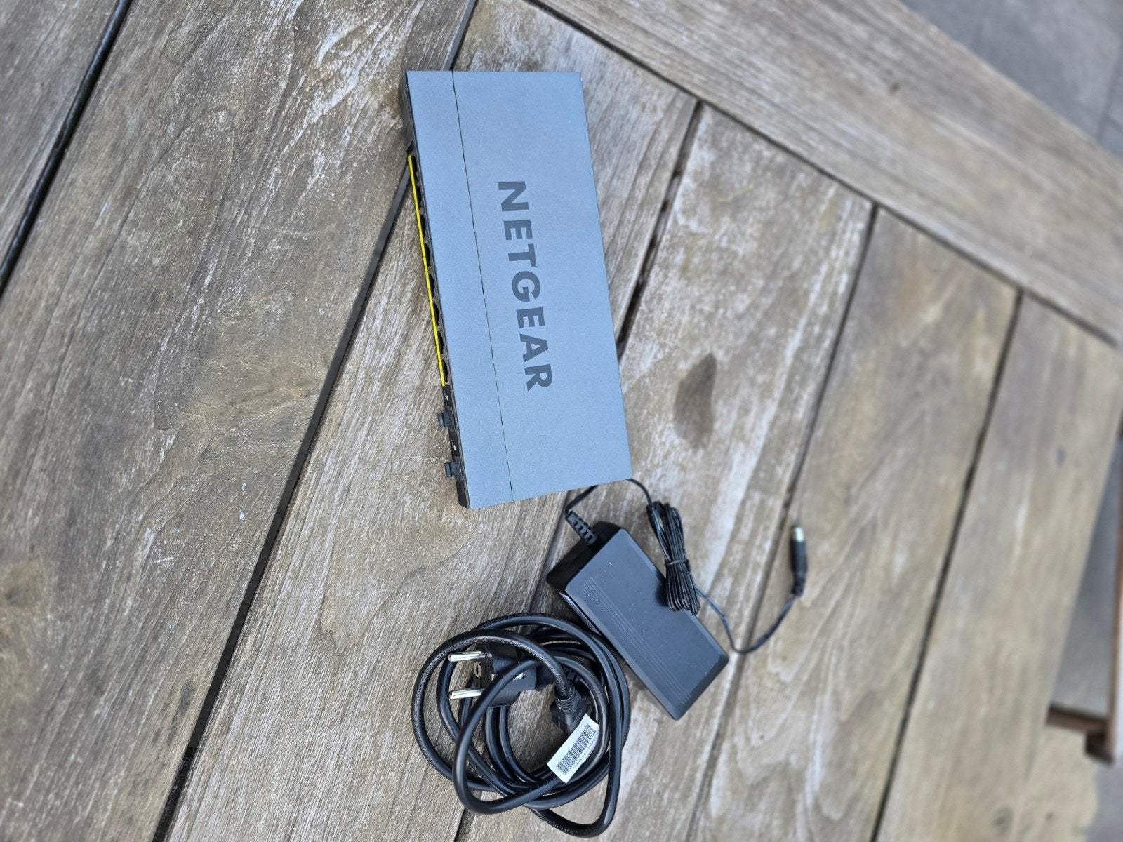 NETGEAR GS110TPv3 8-Poort Gb PoE+ Smart Managed Pro Swit, Computers en Software, Netwerk switches, Ophalen of Verzenden, Zo goed als nieuw