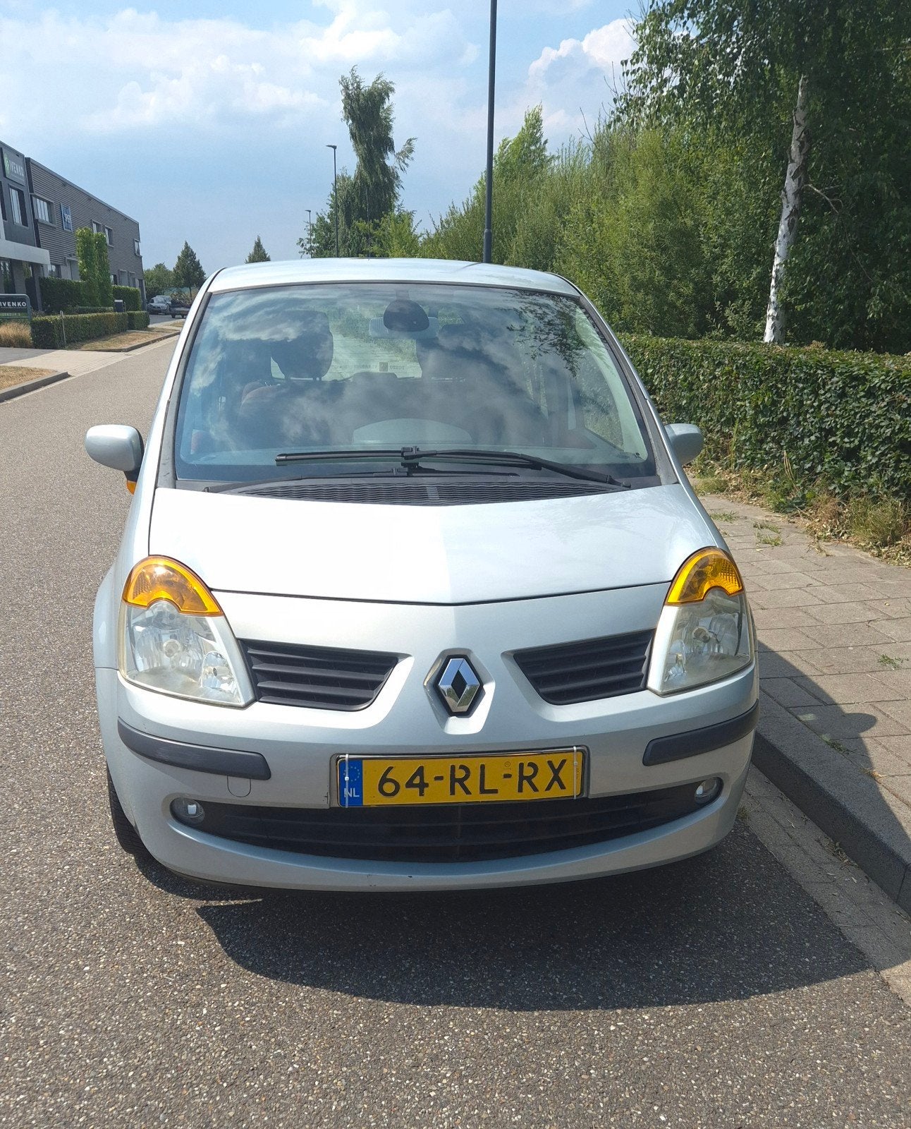 Renault Modus 1.4 16V Autbas E3 2005 Grijs, Auto's, Voorwielaandrijving, 4 cilinders, 49 €/maand, Overige kleuren