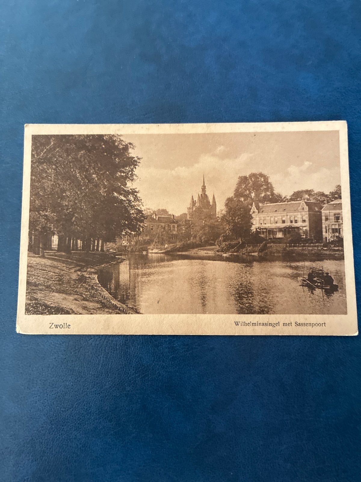 Oude Ansichtkaart Zwolle Wilhelminasingel met Sassenpoort 19, Ophalen of Verzenden, 1920 tot 1940, Gelopen, Overijssel