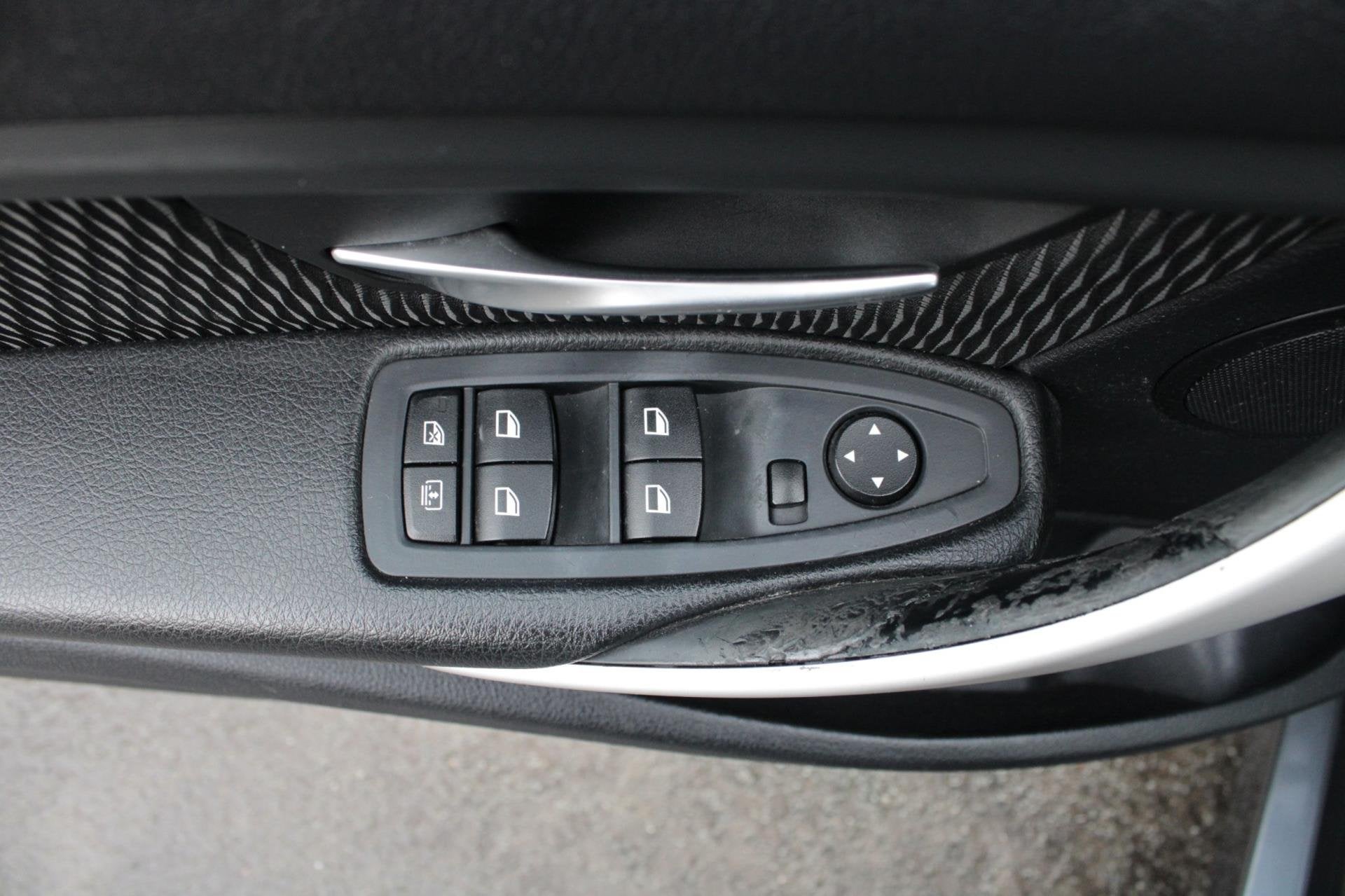 Foto 17 van BMW 3-serie 316i High Executive | Airco | Navi |Elec ramen |