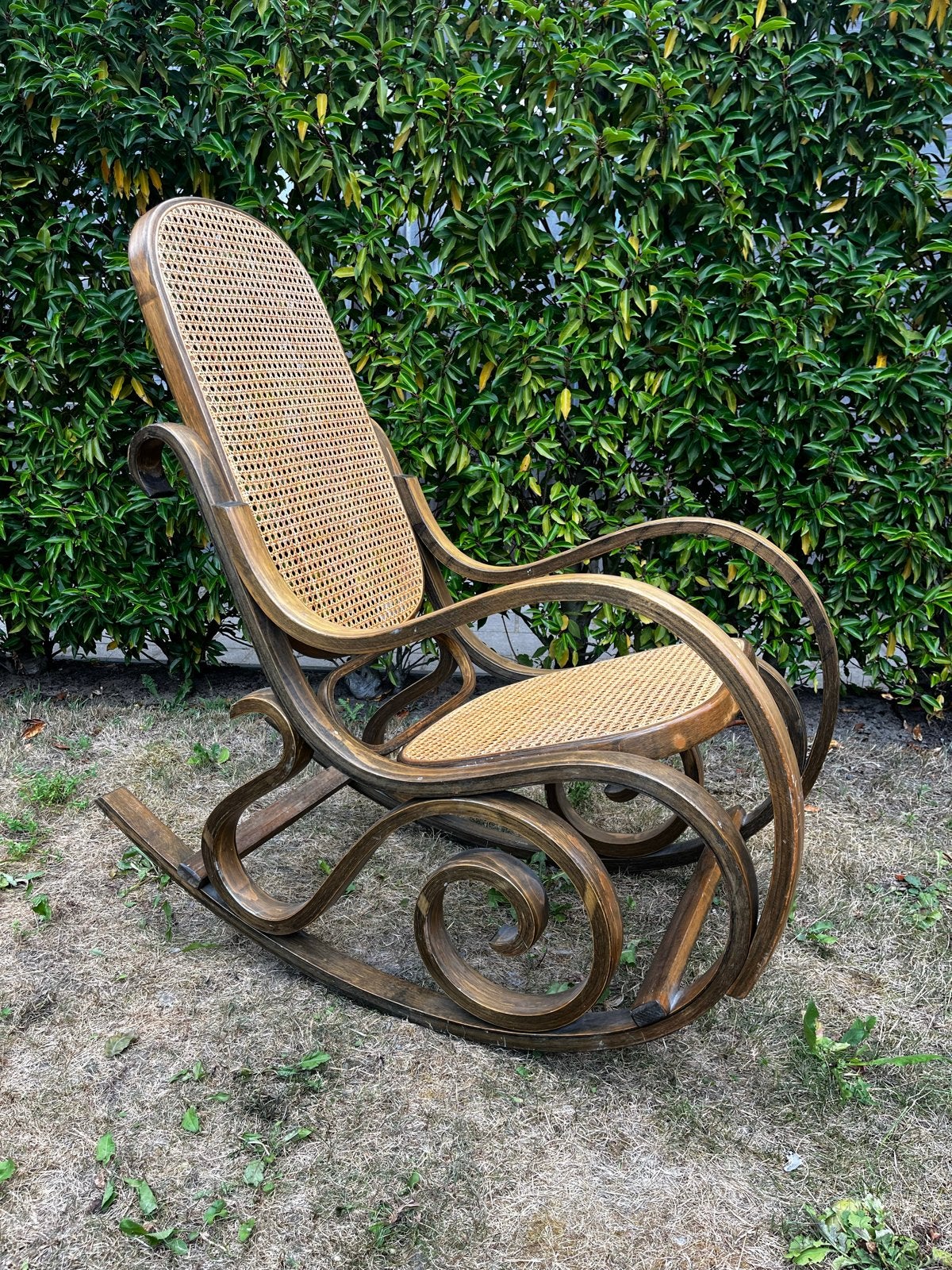 Thonet schommelstoel, Ophalen, Gebruikt, Bruin, Eén