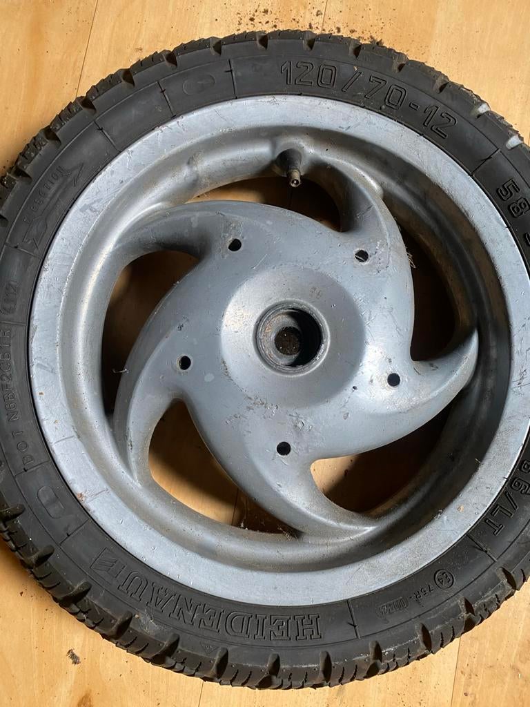 Piaggio Fly voorvelg met band (band moet vervangen worden), Fietsen en Brommers, Brommeronderdelen | Scooters, Gebruikt, Piaggio