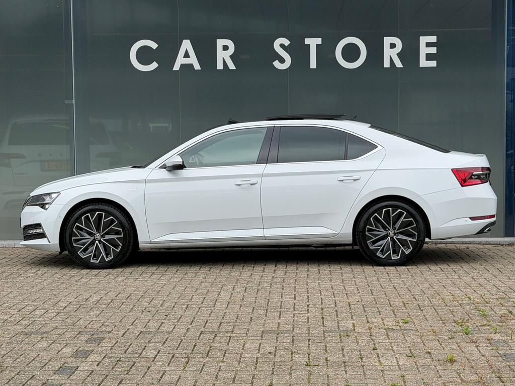 Skoda Superb 1.4 TSI iV LAURIN & KLEMENT PANORAMADAK TREKHAA, Wit, Hybride Elektrisch/Benzine, 1600 kg, 13 kWh