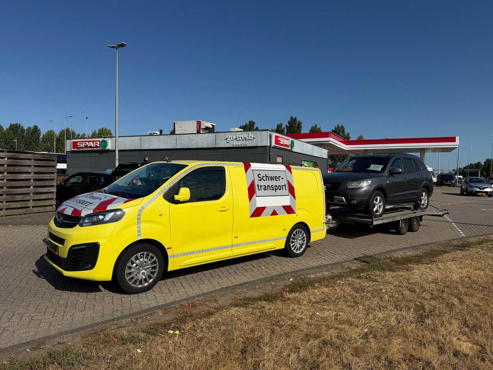 Int. Autotransport & caravan transport  pechhulpdienst