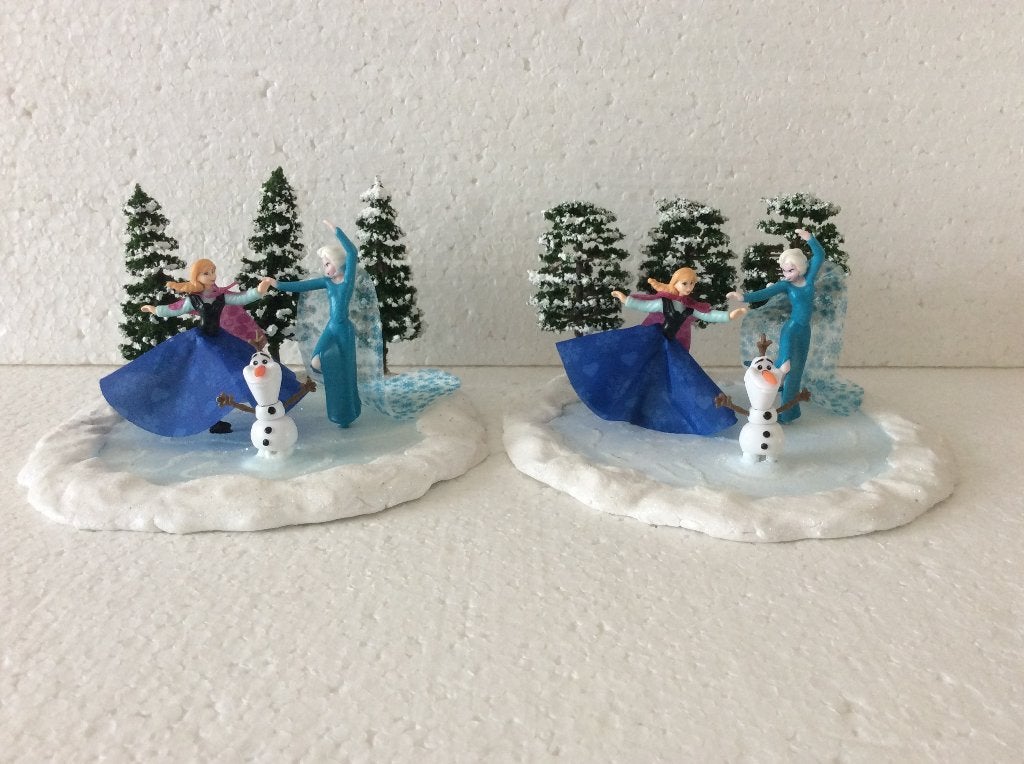 Disney Frozen - beeldjes - vijver kerstdorp', Verzamelen, Disney, Ophalen of Verzenden, Overige figuren, Zo goed als nieuw, Beeldje of Figuurtje