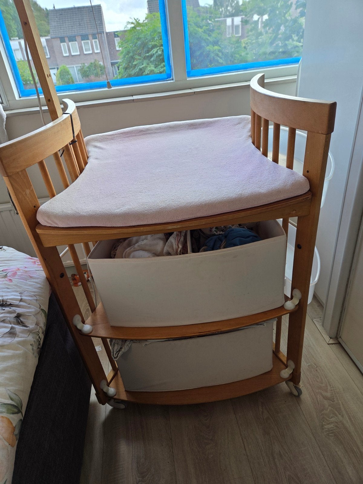 Stokke Commode met wieltjes en opbergruimte, Gebruikt, 50 tot 70 cm, Ophalen of Verzenden, 75 tot 100 cm