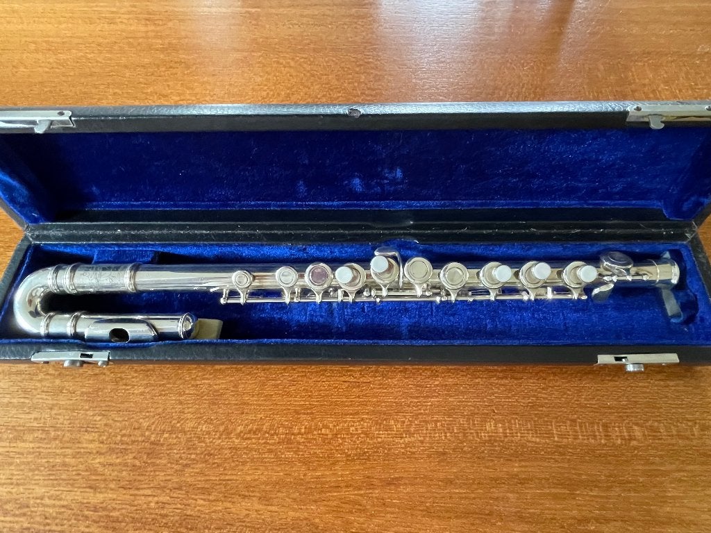 Dwarfsfluit met gebogen kopstuk, Muziek en Instrumenten, Ophalen of Verzenden, Gebruikt, Dwarsfluit, Met koffer of tas