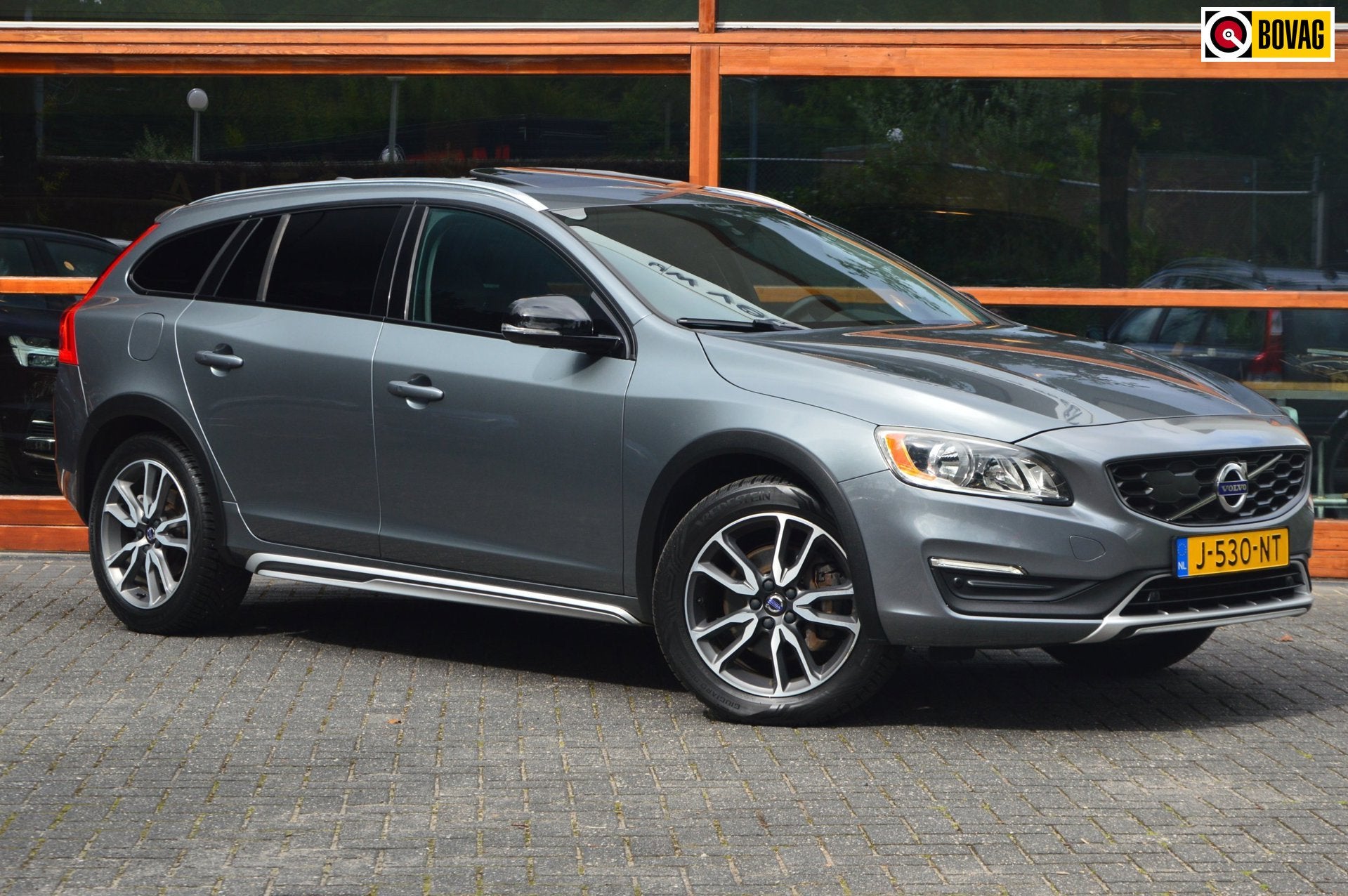 Volvo V60 Cross Country 2.0 T5 AWD Polar+ | Panoramdak | Cam, Auto's, Gebruikt, Zwart, 4 cilinders, Vierwielaandrijving