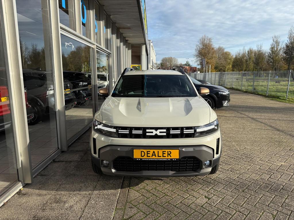 Dacia Duster 1.6 Hybrid 140 Extreme / ACHTERUITRIJCAMERA / C, Auto's, Gebruikt, Zwart, Duster, Leder en Stof