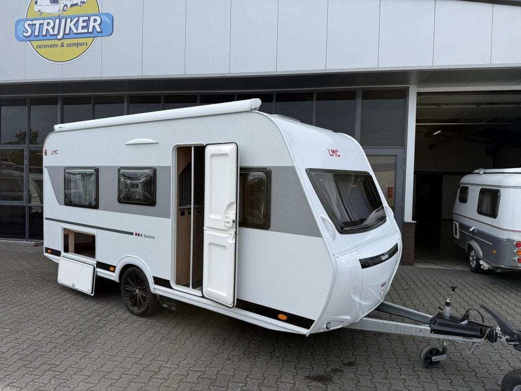 LMC Sassino 460 E 2 Aparte bedden 200cm 964KG leeg BJ 2025, Caravans en Kamperen, Schokbreker, Lengtebed, Bedrijf, Treinzit