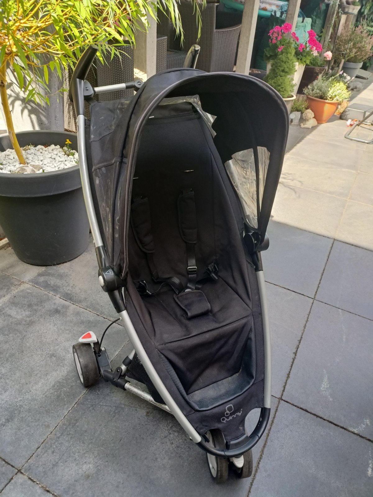 quinny buggy zwart met regenhoes, Ophalen, Gebruikt, Quinny, Regenhoes