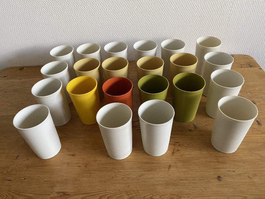 24 Tupperware Bekers ( retro, Hoogt 11 cm, doorsnee 7 cm ), Huis en Inrichting, Keuken | Tupperware, Ophalen of Verzenden, Gebruikt