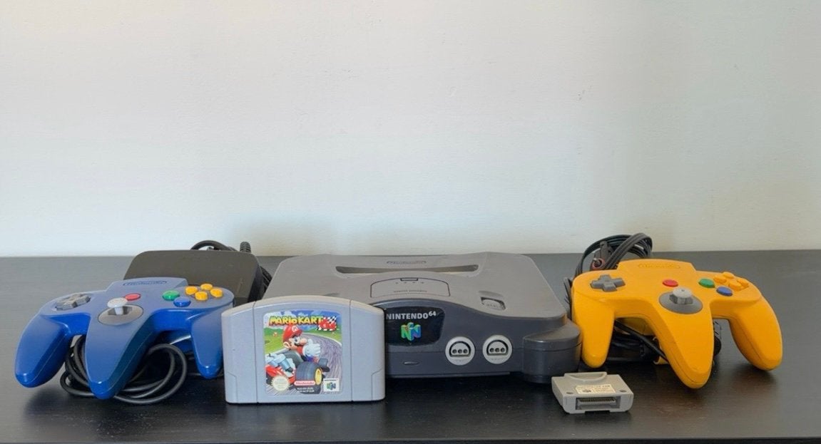 Nintendo 64 console met 2 controllers en Mario Kart 64, Ophalen, Gebruikt, Met 2 controllers, Met games