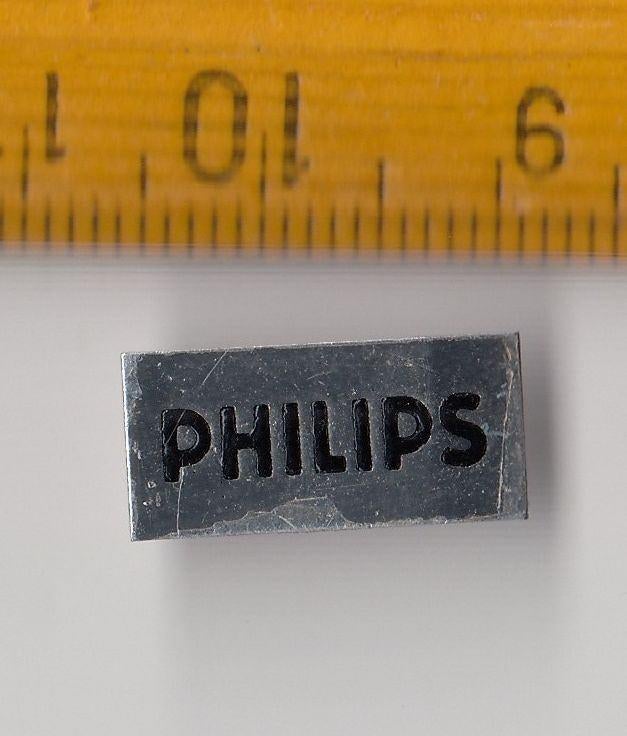 Philips Radio logo embleem schildje blik letters, Antiek en Kunst, Antiek | Tv's en Audio, Ophalen of Verzenden
