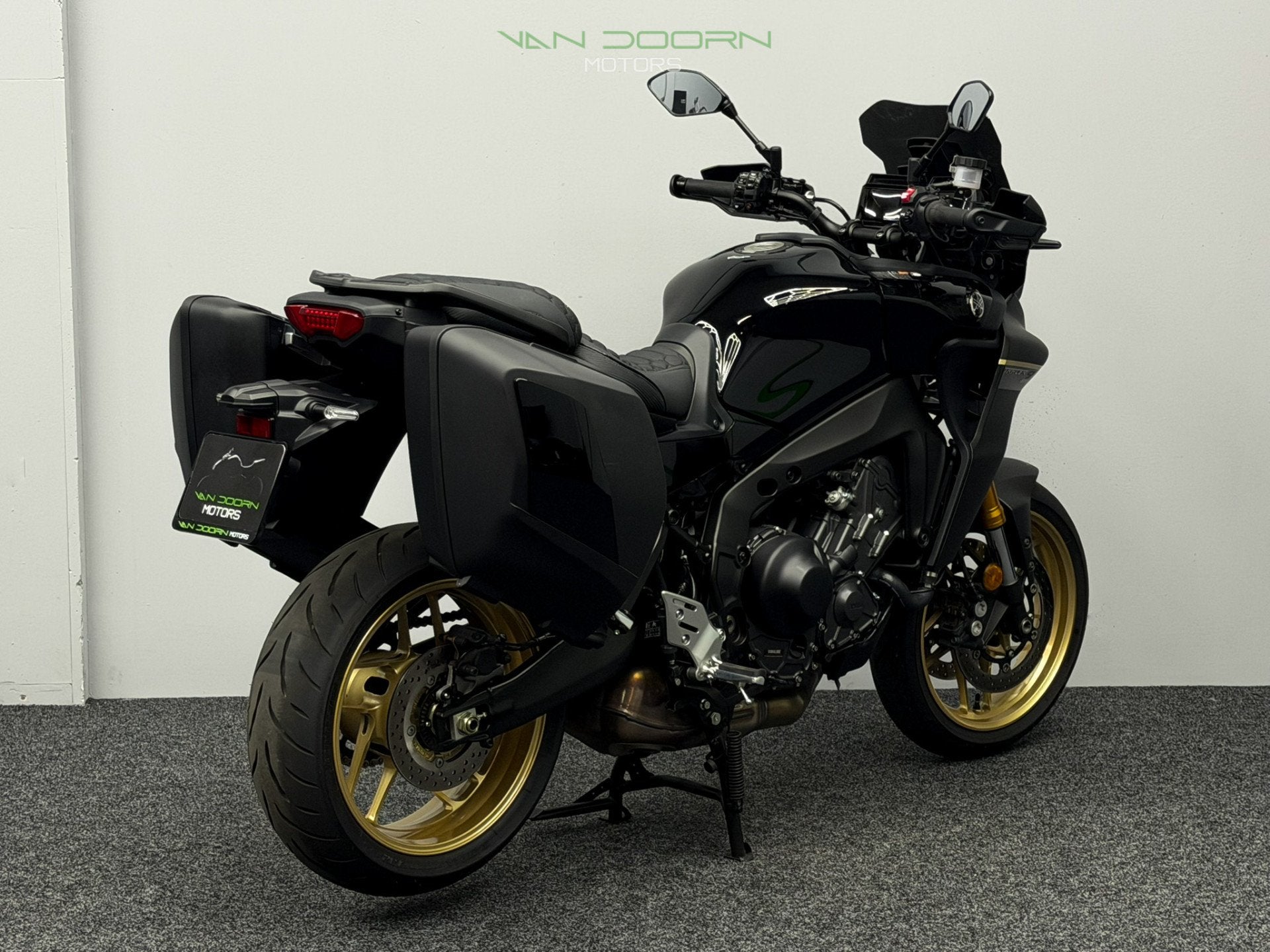 Yamaha Tracer 9 GT ABS | Custom Seats | Koffers | 2024 | 373, Info@vandoornmotors.nl, 890 cc, Kraaivenstraat 23-5
5048AB  TILBURG, NL