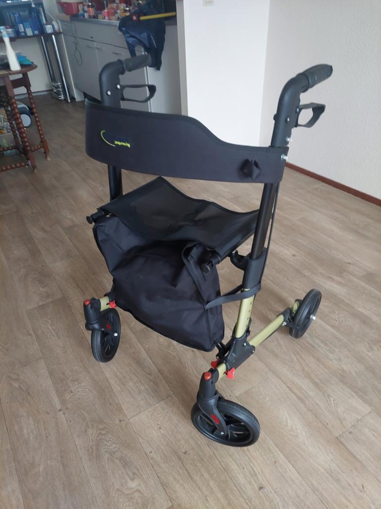 Vouwbare Rollator, Diversen, Ophalen